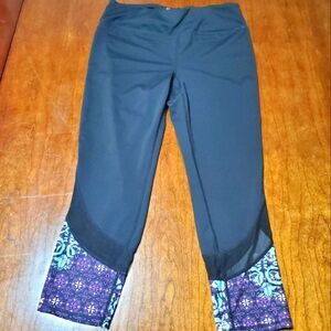 Gaiam Cropped Mid Rise Work Out Leggings Sz Medium